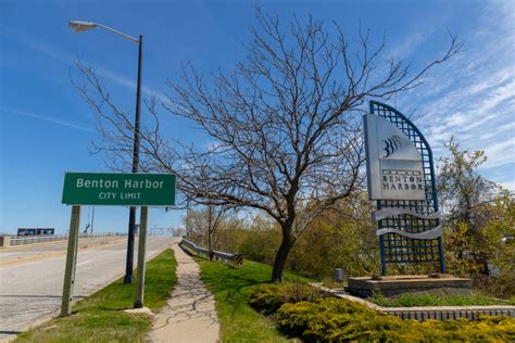 State officials in Michigan scratched from lawsuit over lead in Benton Harbor’s water
