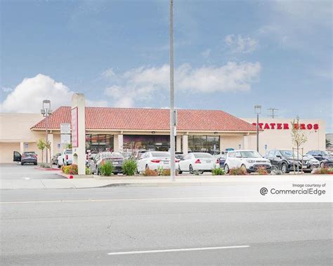 Q. What careers does Stater Bros. Markets offer? A. We offer a range of career opportunities in our retail stores throughout Southern California and we are continually expanding the wide range of opportunities at our corporate office and Distribution Center in San Bernardino.. 
