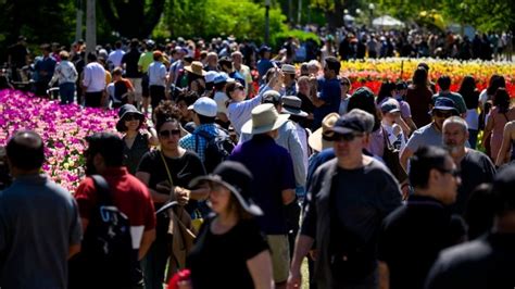 Statistics Canada reports record population growth in Q3, population grows by 430,000