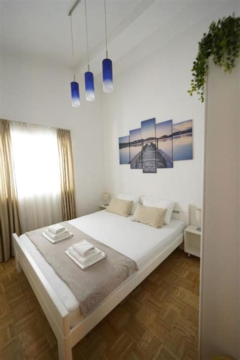 Stazione Roma Trastevere to Apartments Loncar-near Zrće beach, Novalja ...