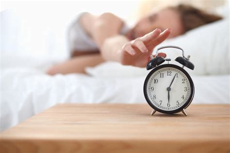 Stealing a few minutes of extra sleep via the snooze button seems beneficial, study says