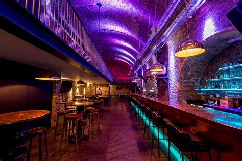 Steel yard. About The Steel Yard. The Steel Yard is made up of two stunning Victorian railway arches, reception bar, main hall and mezzanine level and is a perfect venue to host live streaming … 