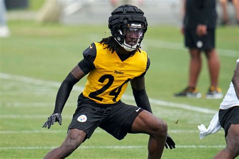 Steelers rookie Joey Porter Jr.’s journey from ‘average’ ball boy to the NFL comes full circle