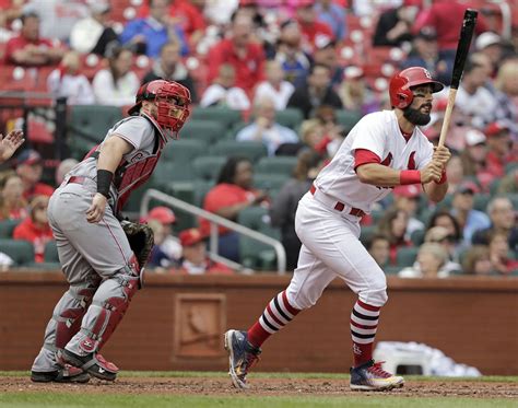 Steer leads Reds against the Cardinals after 4-hit game