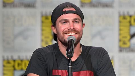 Stephen Amell Gets Emotional & Says Good-Bye [Arrow Ends]