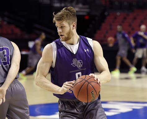 Stephen f austin basketball. Stephen F. Austin Team Preview. The Stephen F. Austin Lumberjacks come into this one looking to build on an 84-82 win over Southern Utah last time out. Sadaidriene Hall leads the Lumberjacks in scoring and rebounding with 11.1 PPG and 5 RPG as the lone double-digit scorer up to this point in the year for Stephen F. Austin. 