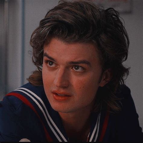 Most people adore Steve Harrington, king of Hawkins High. However most people, according to Y/N, are stupid for ever falling for this act. Very few people have had chance to get close to Y/N since she moved into town and not that many actually want to get to know her better either - weird, mean, rude, and that's Steve Harrington being nice .... 