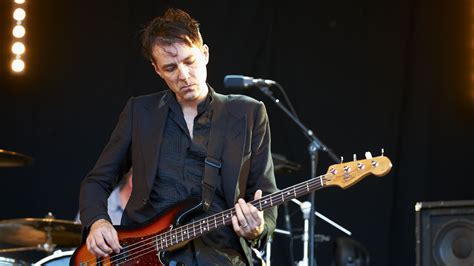 Steve mackey. Steve Mackey, the bass guitarist for Britpop band Pulp, has died aged 56. Key points: The Sheffield musician played on hits including Common People, … 