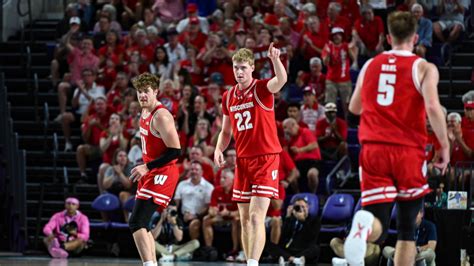 Steven Crowl’s double-double helps Wisconsin cruise past Western Illinois 71-49