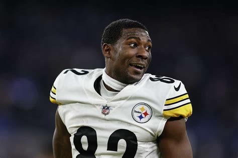 Oct 5, 2022 · For what it’s worth, Sims did make an impression during the preseason, when he authored a 38-yard punt return during Pittsburgh’s preseason opener against the Seahawks. Steven Sims is ... . 