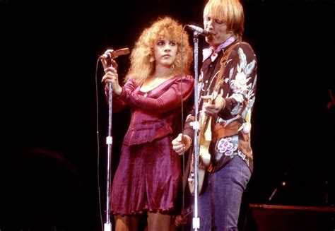 Stevie nicks and tom petty. Oct 19, 2019 · As Petty recalled to author Paul Zollo in the book Conversations With Tom Petty, the Fleetwood Mac chanteuse was enamored with his music and wanted him to write a song for her.“Stevie came to me ... 