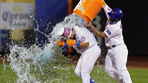 Stewart lifts Mets to 6-5, 10-inning win that drops Rangers into 3rd in AL West