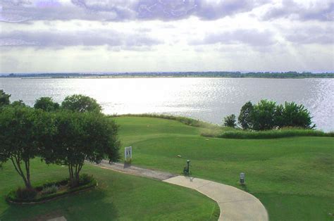 Stewart peninsula golf course. Employment Opportunities. Stewart Peninsula Golf Course is a scenic golf course right on Lake Lewisville, tucked away in a lovely area in The Colony. It has 9 Fairways with 18 Holes and 18 Greens. It’s a fun, smaller and less crowded course than the bigger courses around us, so it’s not as busy in our clubhouse either. 