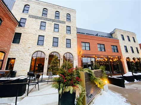 Stillwater hotel. This Suite has a king bed and views of historical downtown Stillwater MN as well as the St. Croix River. This Suite also has a Fireplace, Sitting Area, Dining Table, and a Wet Bar Cabinet perfect for entertaining or relaxing. Guests … 
