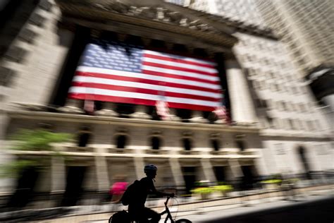 Stock market today: Wall Street’s dismal August drags on with 3rd straight losing week