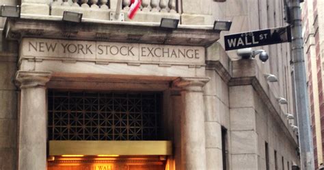 Stock market today: Wall Street dips as bank worries linger