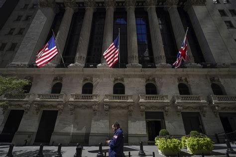 Stock market today: Wall Street drifts ahead of updates on inflation, profits