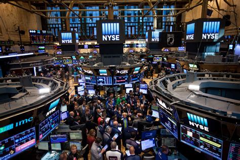 Stock market today: Wall Street is mixed; Big Tech climbs