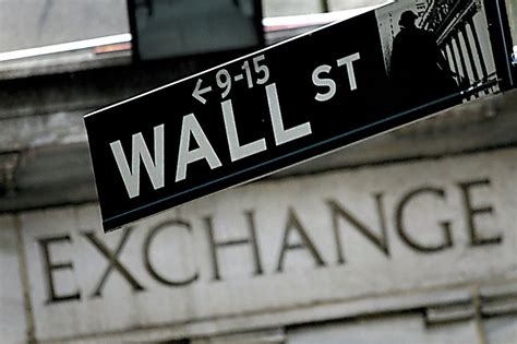 Stock market today: Wall Street keeps drifting higher to extend winning streak