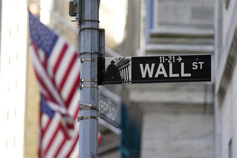 Stock market today: Wall Street rallies as economy keeps growing and profits keep rising