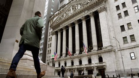 Stock market today: Wall Street ticks higher as earnings season ramps up