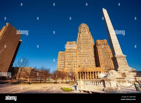 Stockfoto Niagara Square with McKinley Monument over Buffalo …