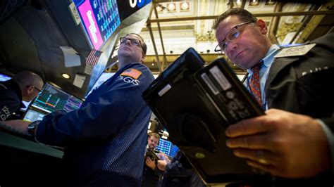 Stocks making the biggest premarket moves: Del