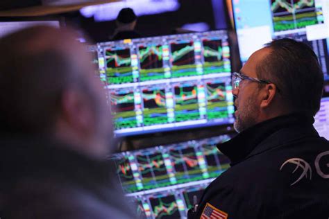 Stocks on Wall Street mixed amid expectations for rate hike