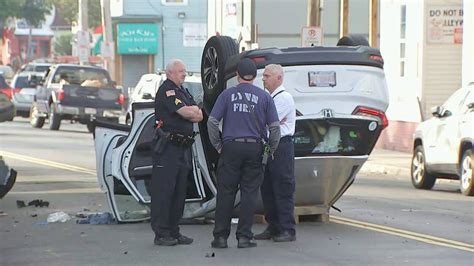 Stolen car believed to be carjacked involved in crash in Lynn, sources say