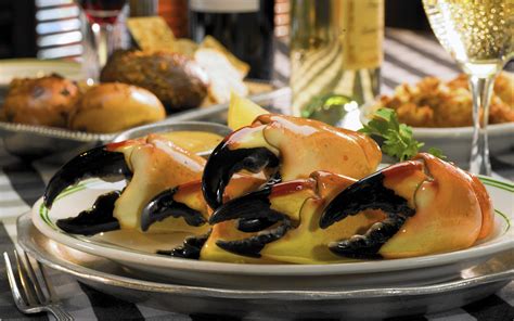 Stone crab joe's. The Take Away menu includes all Joe’s signature items: Stone Crabs, Hash Browns, Cole Slaw, Creamed Spinach, Grilled Tomatoes & Key Lime Pie. It also offers an extensive selection of our specialty dishes, such as Lobster Rueben, Fried Chicken, Lobster Rolls, and other items unique to Take Away. You will also find a variety of wines and ... 