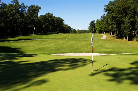 Stonegate golf club. Stonegate Golf Club in Twin Lake near Muskegon is a beautiful championship design.. The course plays along an undulating terrain with manicured bent grass fairways bordered by mature pines and hardwoods - with stately northwood residences dotting the landscape. 