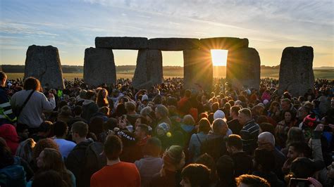 Stonehenge summer solstice. Sunrise Tour (21 June) - 8 hrs. Tour departs London at 1am on the 21st June and heads directly to Stonehenge arriving at roughly 3 am. The annual celebration of the summer solstice will be well under way by then as the atmosphere builds towards the sunrise and the climax of the event. Huge crowds gather and there will be plenty of time to soak ... 