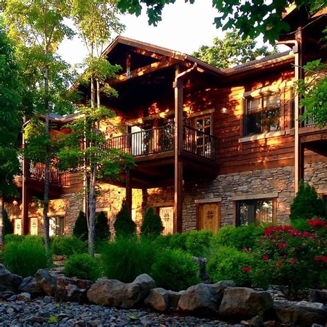Stonewater cove. Stonewater Cove is a luxury retreat nestled in the Ozark Mountains of Missouri on Table Rock Lake. It offers a unique blend of natural beauty, outdoor adventure, and unparalleled hospitality. There are several reasons why Stonewater Cove is a must-visit destination on Table Rock Lake. Firstly, the resort offers luxurious accommodations … 