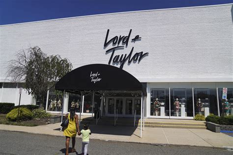 Store taylor. As concern for the environment and sustainability continues to grow, more and more fashion companies are making efforts to reduce their impact on the planet. One of these companies... 