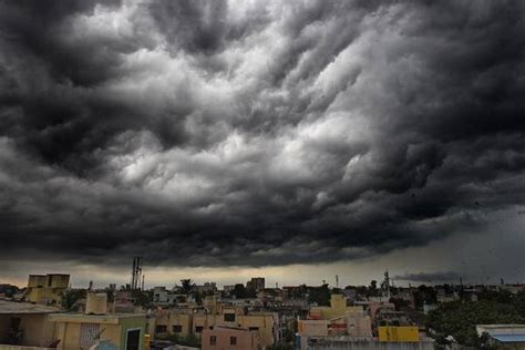 Storm warnings of a megacity collapse - PressReader