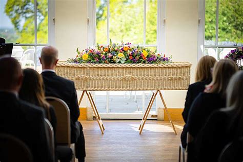 Straight cremation funerals.  Find out why. Straight Cremation Funerals in Manunda, Cai...