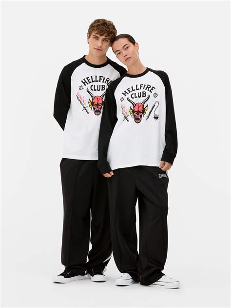 Stranger things hellfire club shirt.  Great condition.  Notre collection Stranger Th...