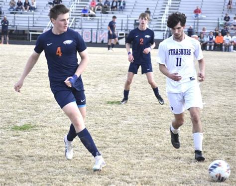 Strasburg boys suffer first loss to Clarke Nvdaily nvdaily.com