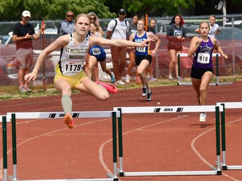 Stratford beacon herald sports. .  ...