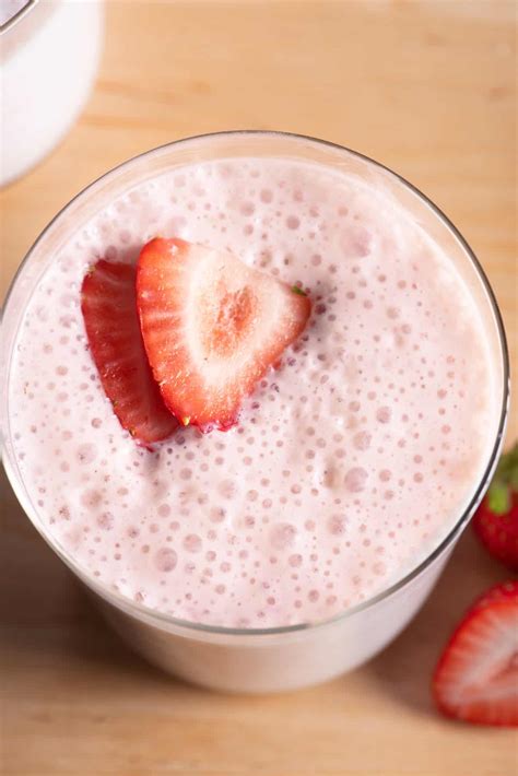 Strawberry Banana Smoothie - FeelGoodFoodie