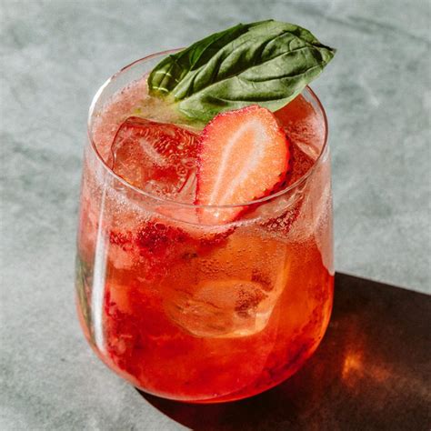 Strawberry Basil Lemonade Recipe - Liquor.com