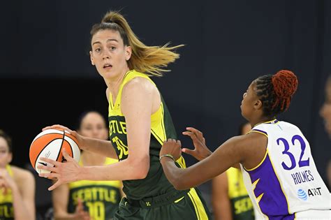 Stream wnba. Teams battling for the three remaining WNBA playoff spots meet on Tuesday when the Los Angeles Sparks (12-17) travel to take on the New York Liberty (11-18). 