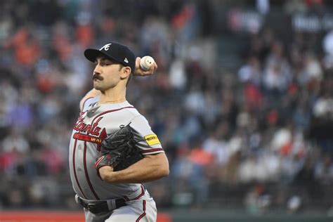 Strider becomes first 15-game winner, leads Braves over Giants 5-1