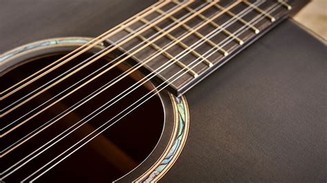 String guitar. Acoustic strings also have steel cores but are plated with different metals. The three most popular options for acoustic guitars are brass (commonly called bronze or 80/20 bronze), phosphor bronze, and compound strings. … 