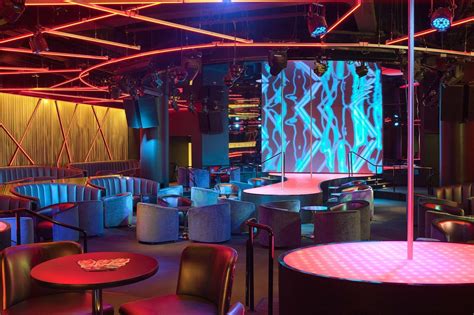 Strip clup. Sep 9, 2020 · The interior of a strip club is designed to make you forget what time it is, how much money you’ve spent so far, or where you should be instead. And if you’re really there for a good time, you ... 