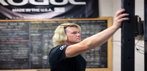 Stripped of women’s records, transgender powerlifter asks, ‘Where ...