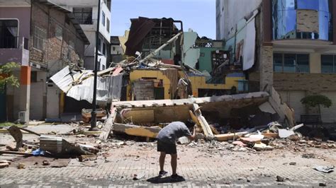 Strong earthquake shakes coast of Ecuador; no word on damage