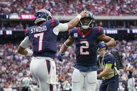 Stroud throws 2 TD pass, defense makes late stops to lead Texans over Saints 20-13