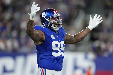 Struggling Giants trade defensive lineman Leonard Williams to first-place Seahawks