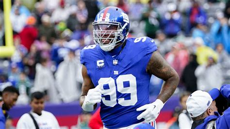 Struggling Giants trade defensive lineman Leonard Williams to first-place Seahawks, AP source says